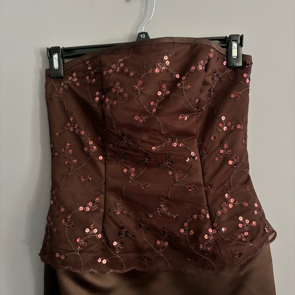 Studio Tahari Co. Size 6 Petite Brown Sequinned Strapless Maxi Prom Dress - Picture 3 of 11